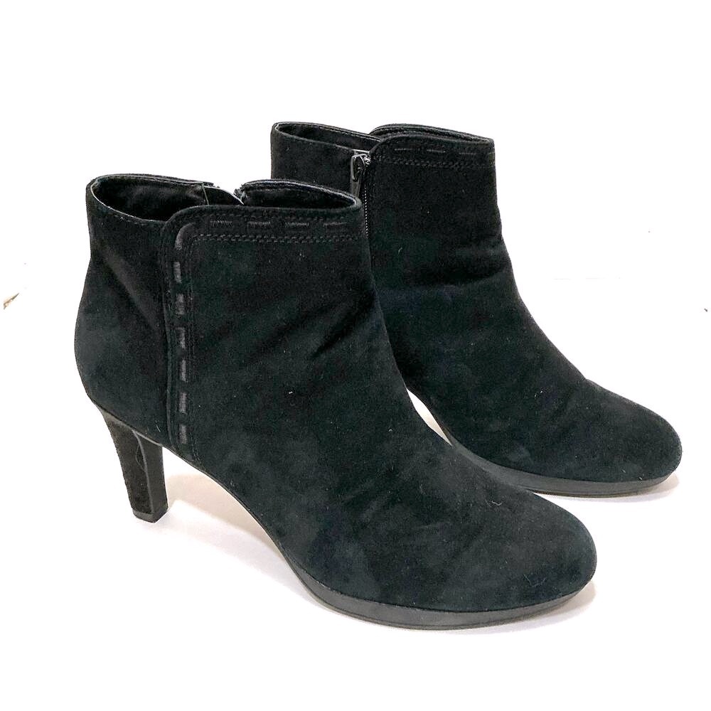 Clarks Collection Adriel Sadie Black Suede Booties Chic Comfort SZ 9.5M